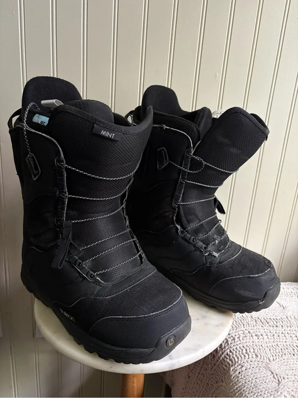 Burton Mint Snowboard Boots Women’s 10 Black Imprint 1 Snow Outdoors Winter Good